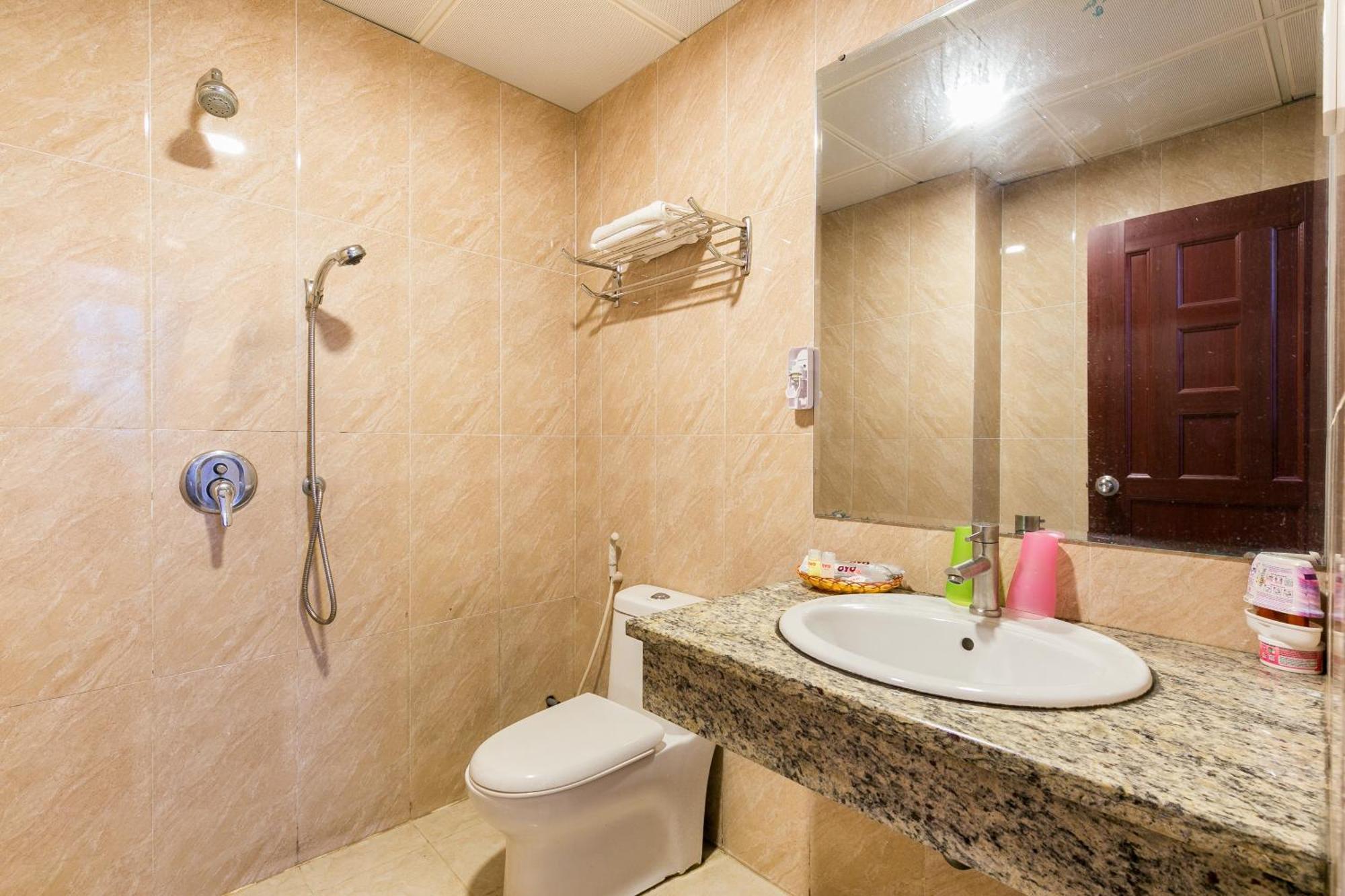 OYO 373 Habana Hotel Ho Chi Minh City Bagian luar foto